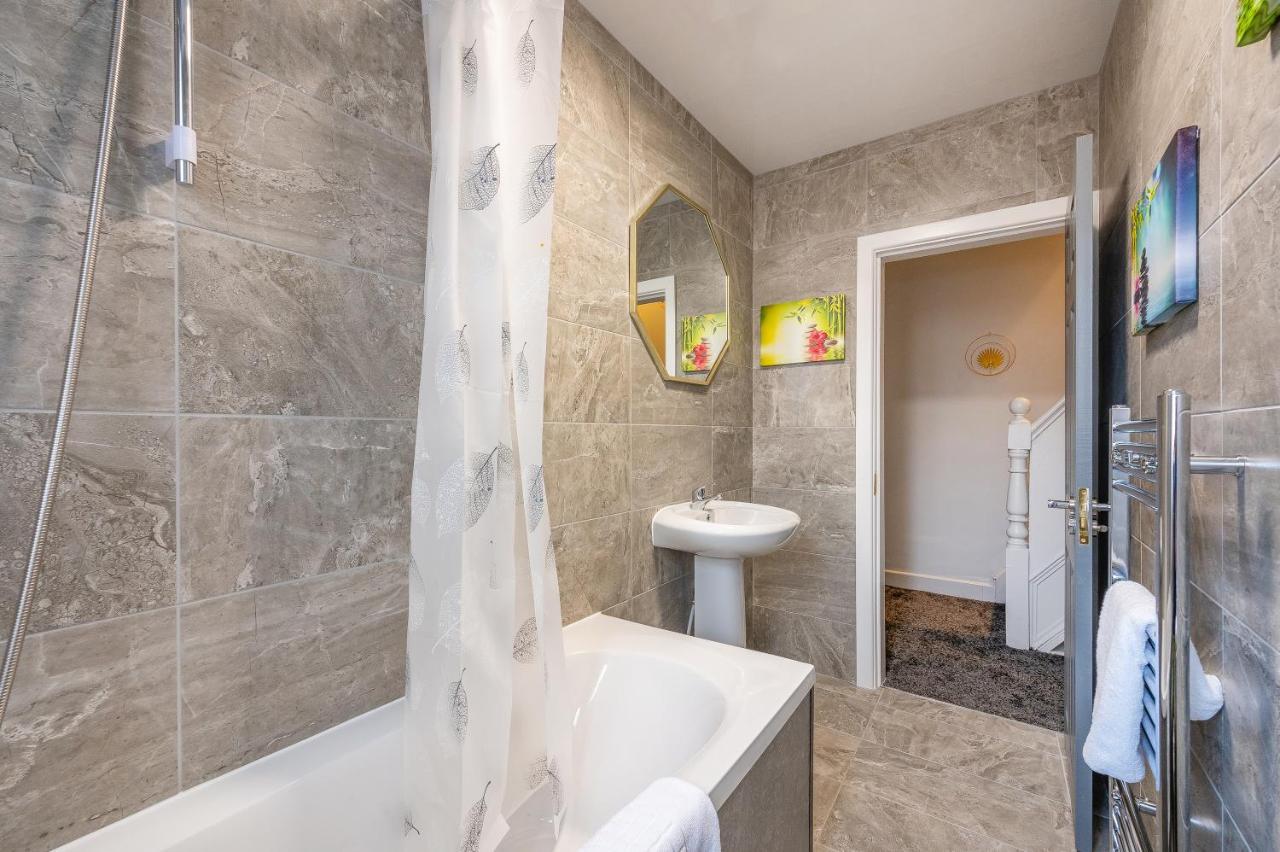 *Rc12S* For Your Most Relaxed & Cosy Stay + Free Parking + Free Fast Wifi * Leeds  Exterior foto