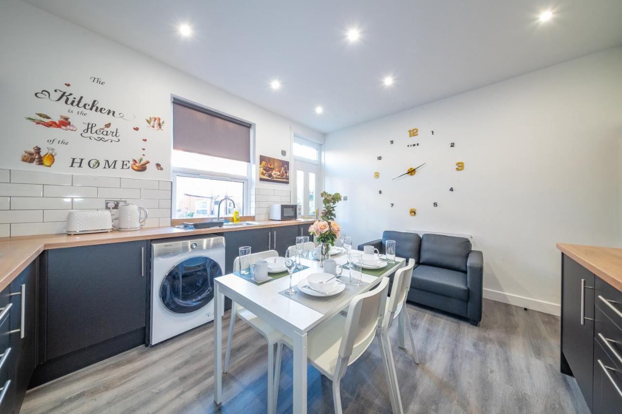 *Rc12S* For Your Most Relaxed & Cosy Stay + Free Parking + Free Fast Wifi * Leeds  Exterior foto